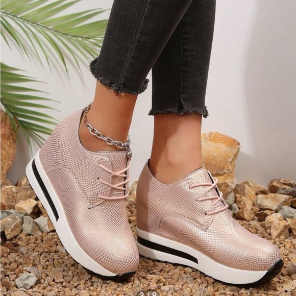 Shoes With Wedge Heels NWT - Picture 3 of 8